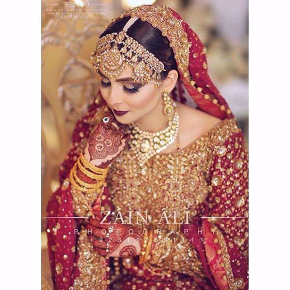 AMINAH, A VISION IN TRADITIONAL REDS AND GLISTENING GOLDS (3)