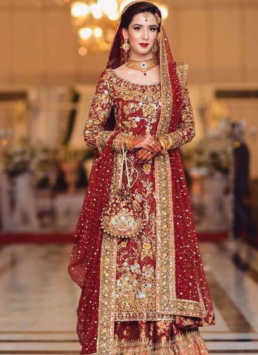 A vision in traditional shades of red!