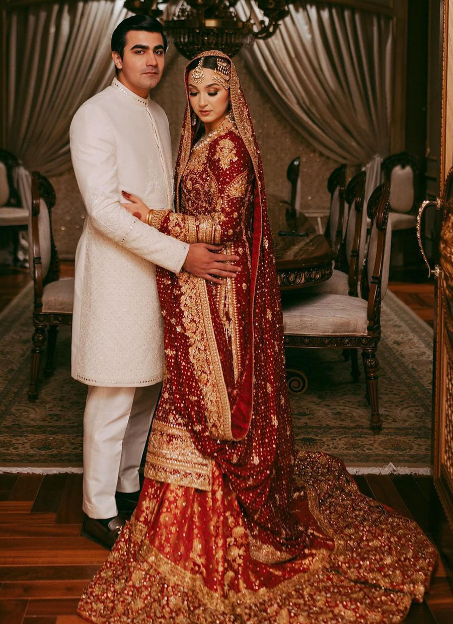 The Classic Red FTA on Her Wedding