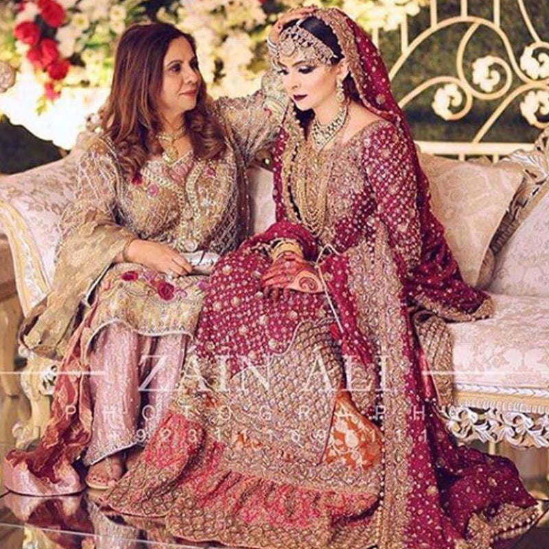 AMINAH, A VISION IN TRADITIONAL REDS AND GLISTENING GOLDS (3)