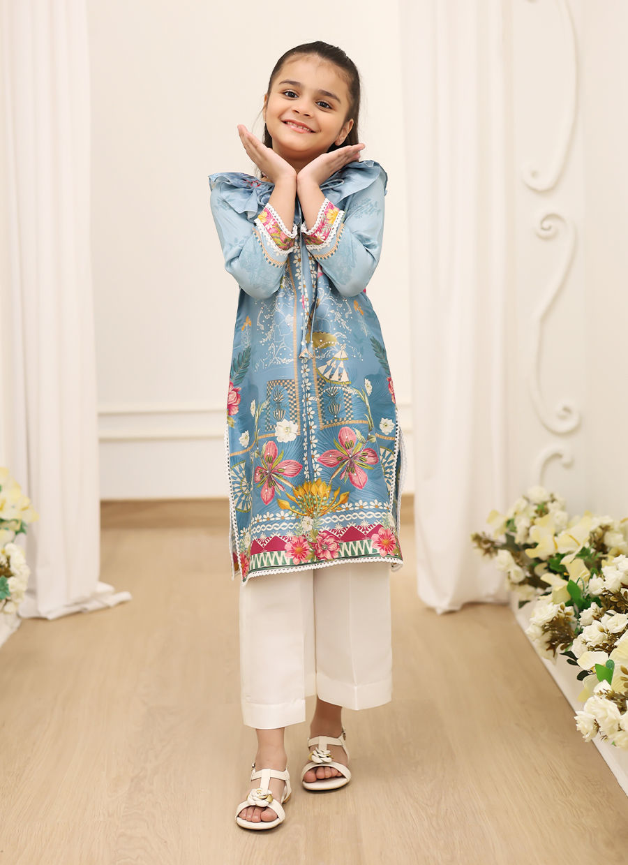 Carla Blossom with pants