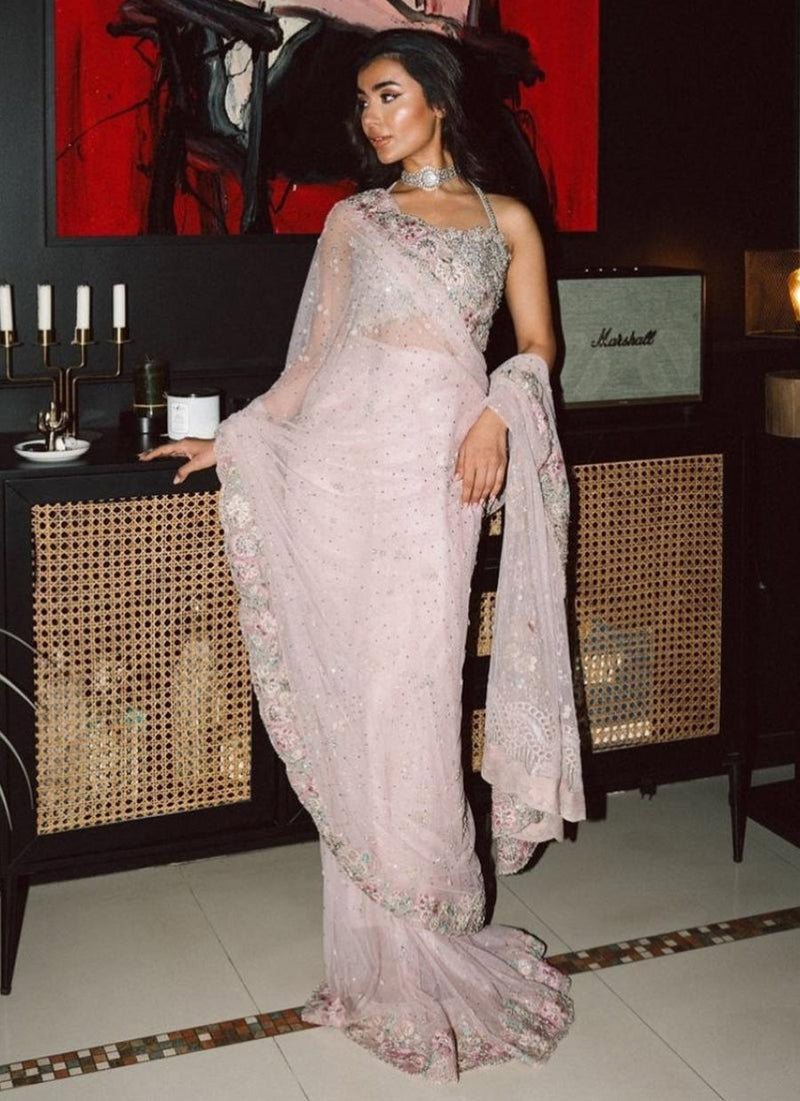 Sona Rafiq in Rosa Dreamweave Saree