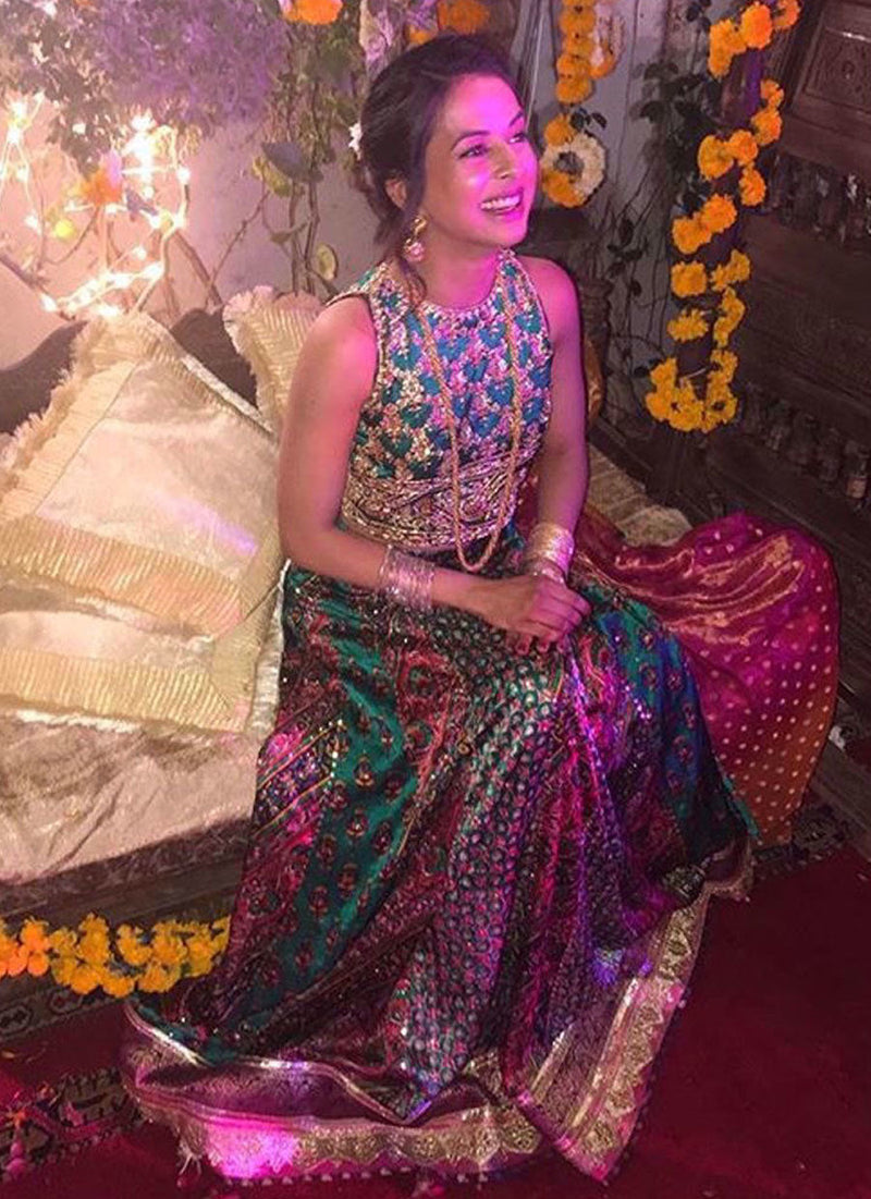 The happiest, the prettiest, the effortlessly cool Farah Talib Aziz Mehndi brides