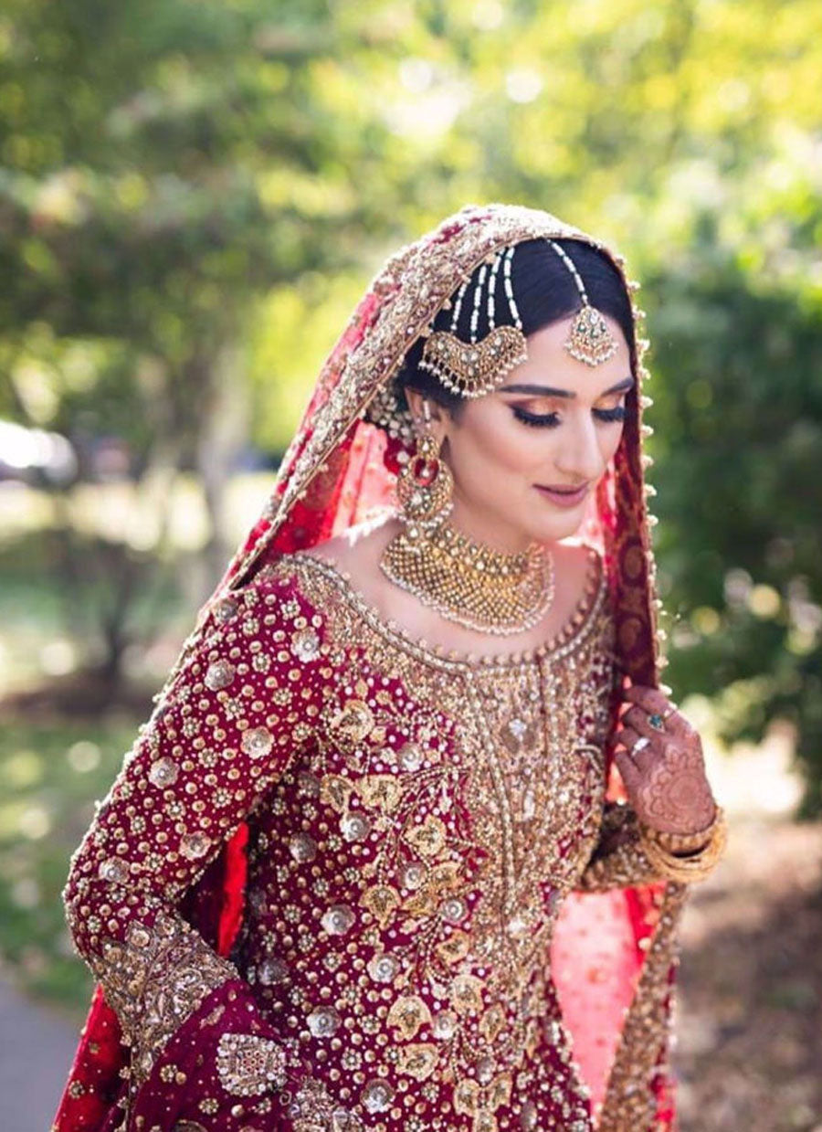 Saliha Ayub, Gorgeous in a Traditional Scarlet Red Bridal