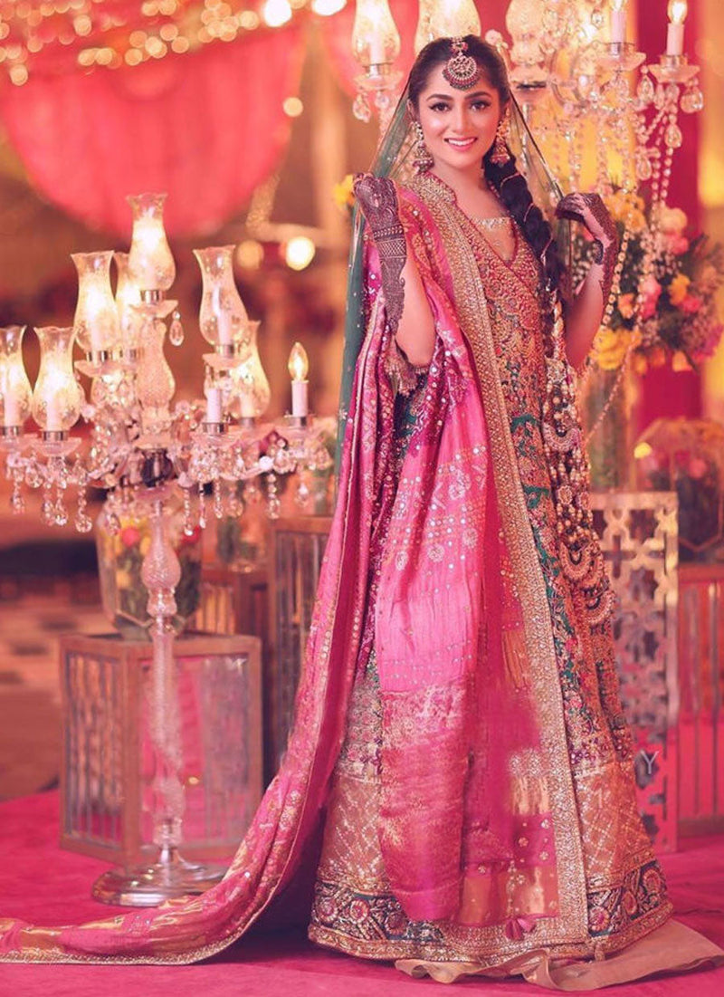 Mariam Abbas in A Signature #Farahtalibaziz Ensemble