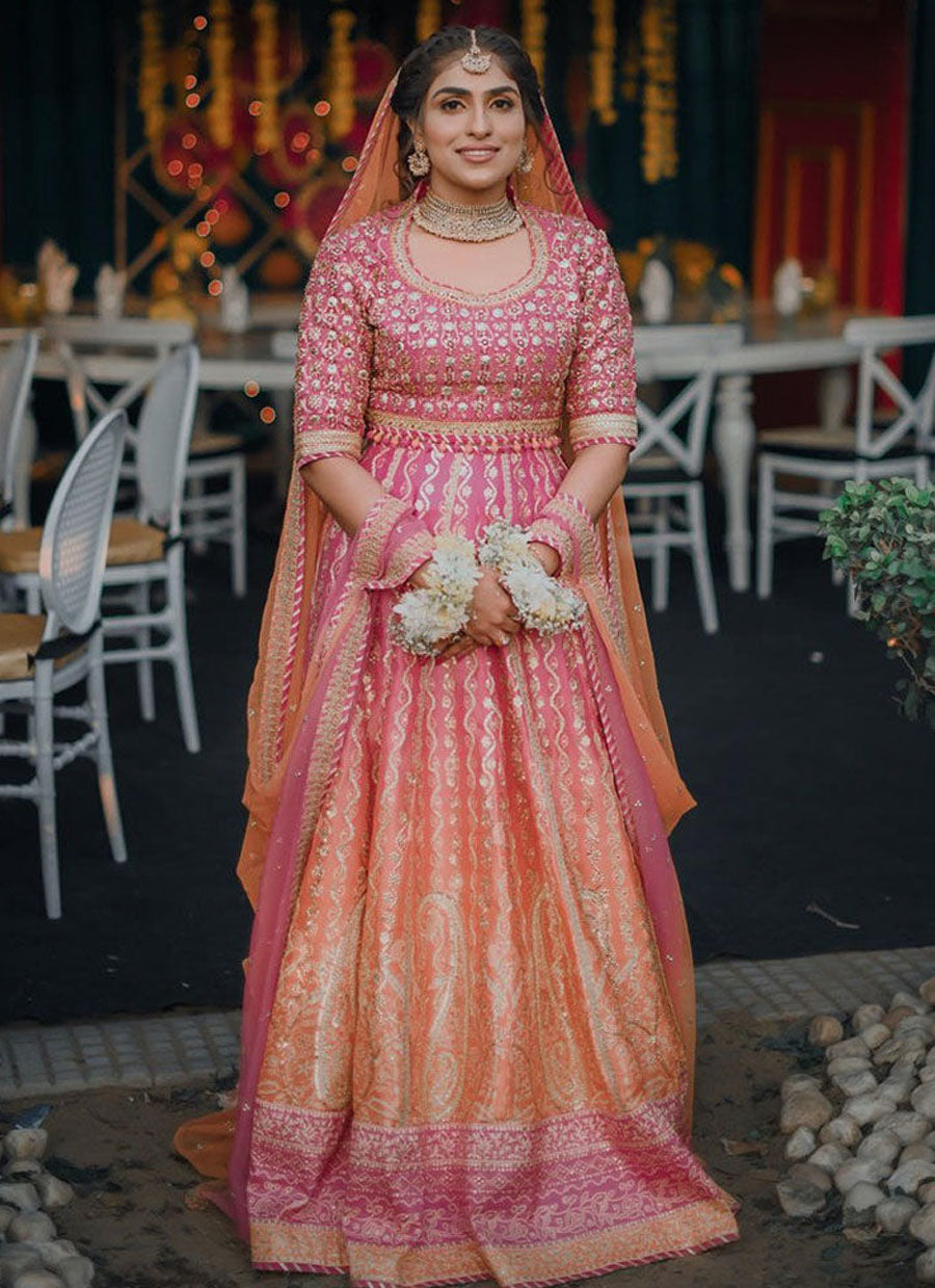 Beautiful Mehndi bride in #FTA
