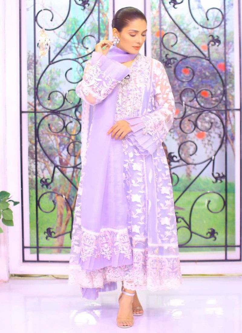 Ayeza Khan giving life to our day in a powder blue hand embellished #FTA Outfit