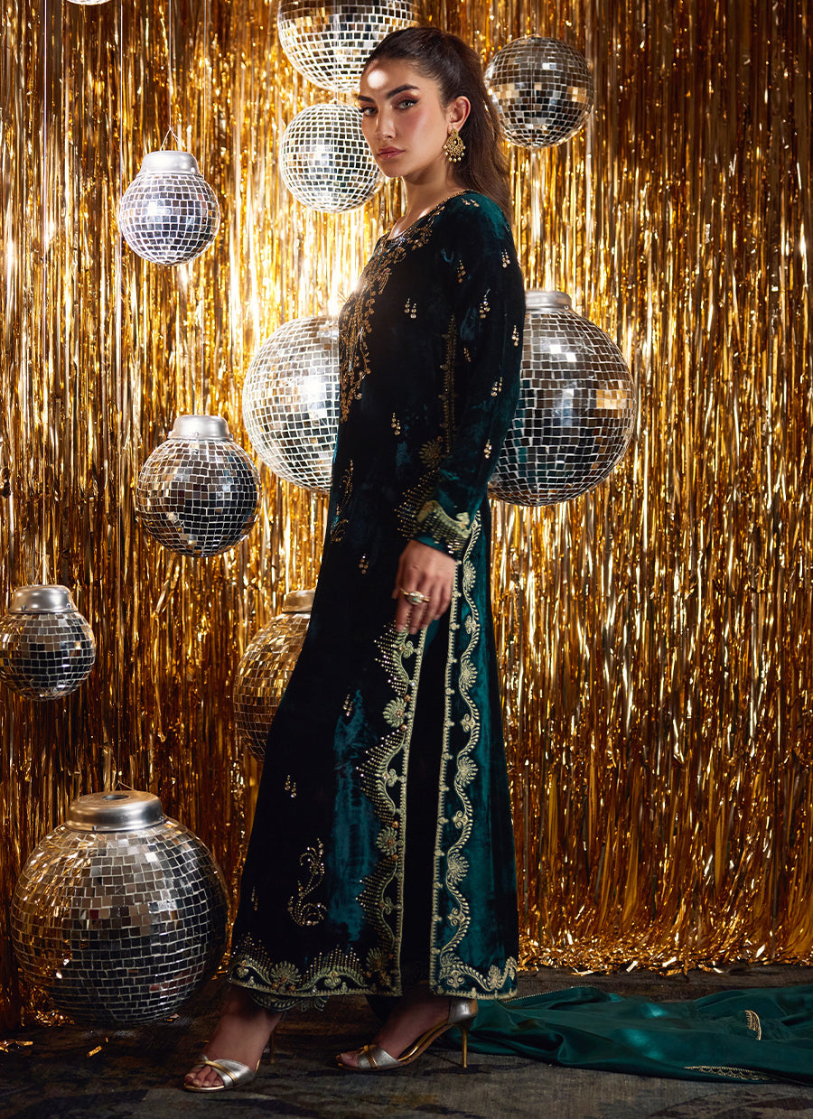 Gleen Forest Green Velvet Shirt And Dupatta