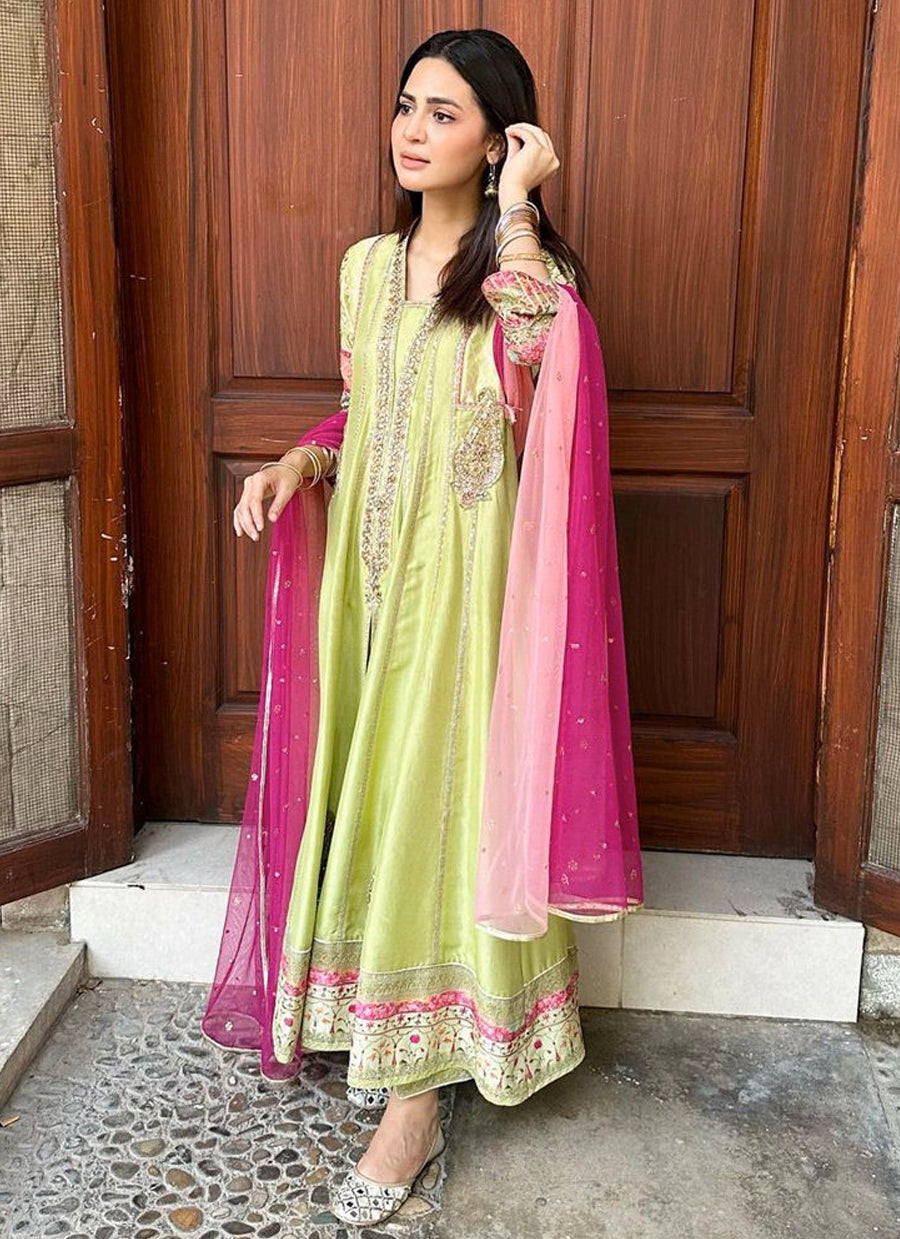 Madiha Imam Looking Beautiful in Signature #FTA Ensemble.