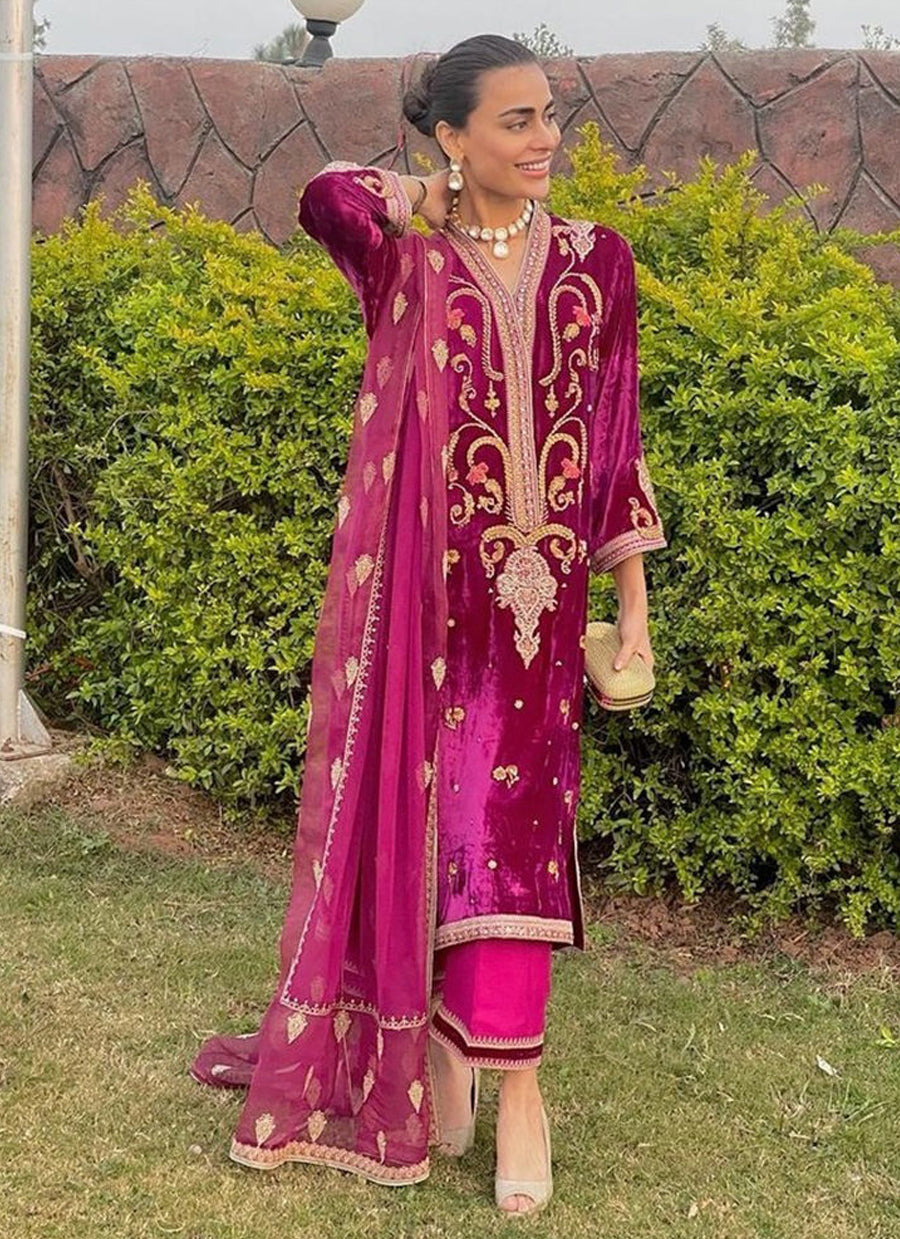 Sadaf Kanwal Is Gorgeous in Our Miyara Ensemble