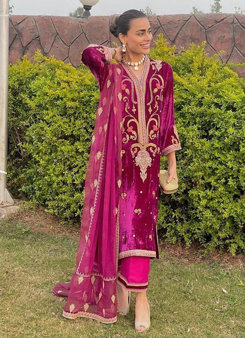Sadaf Kanwal Is Gorgeous in Our Miyara Ensemble