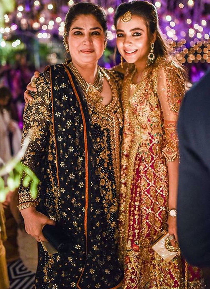 The gorgeous mother of the bride Asma Malik along with Maliha Aziz looking beautiful in Farah Talib Aziz angarkhas