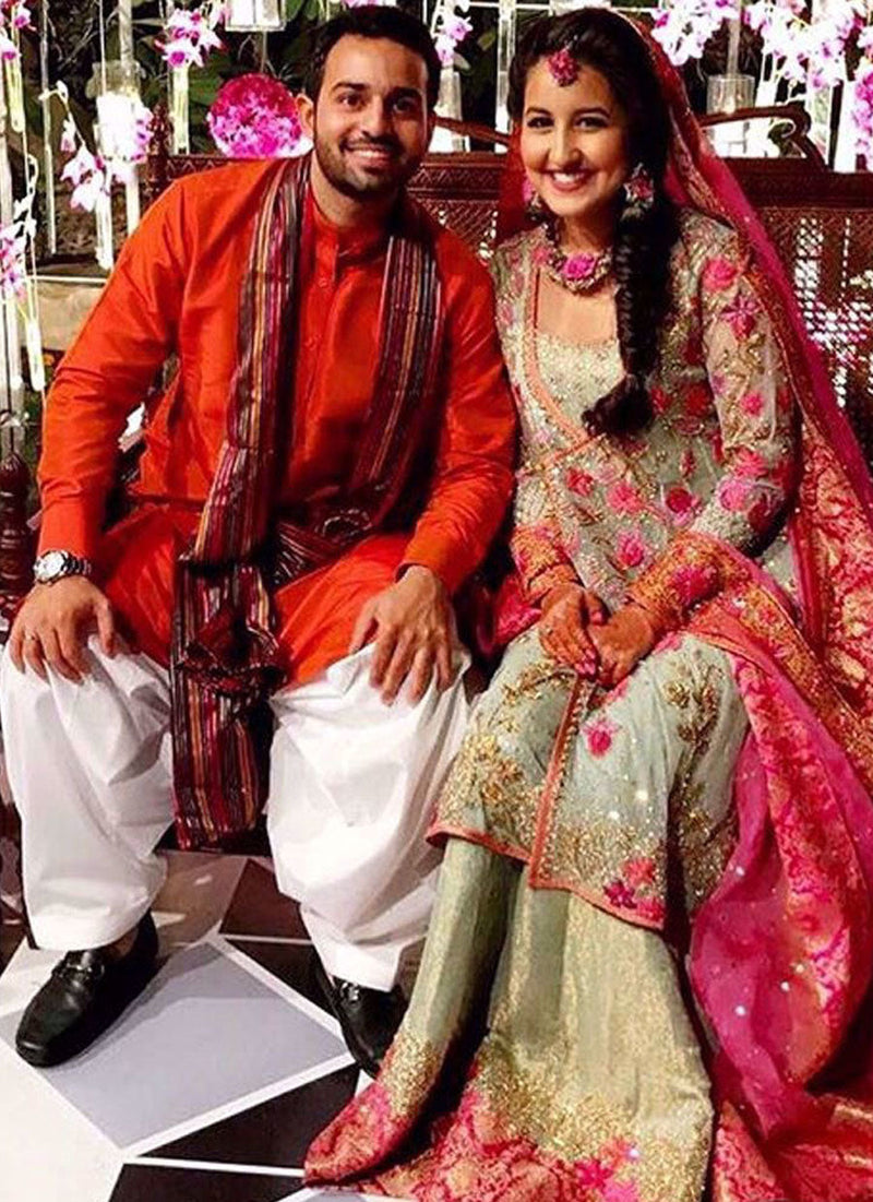 Zara Tariq looks absolutely radiant in Farah Talib Aziz kalidaar angarkha